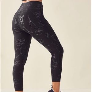 Fabletics Leggings- Black floral print 7/8 length